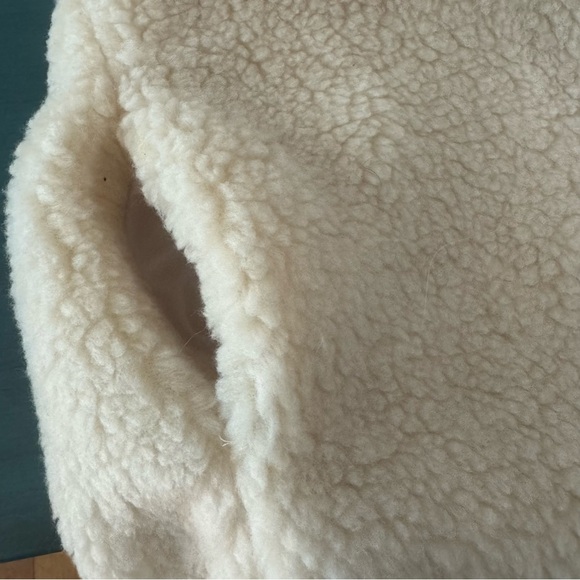 boohoo Sherpa Faux Fur Women’s Vest Size M Cream NWT - Picture 8 of 10